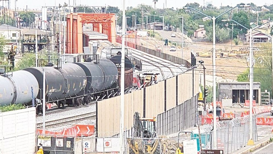 En la obra se invirtieron 120 millones de dólares y convertirá a los Laredos en la única frontera que tendrá dos puentes ferroviarios internacionales.