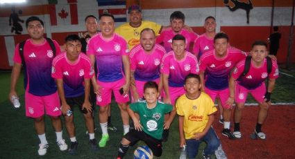 Doman a la fiera: deportivo QE golea a los Leones en la Bodega Indoor Soccer