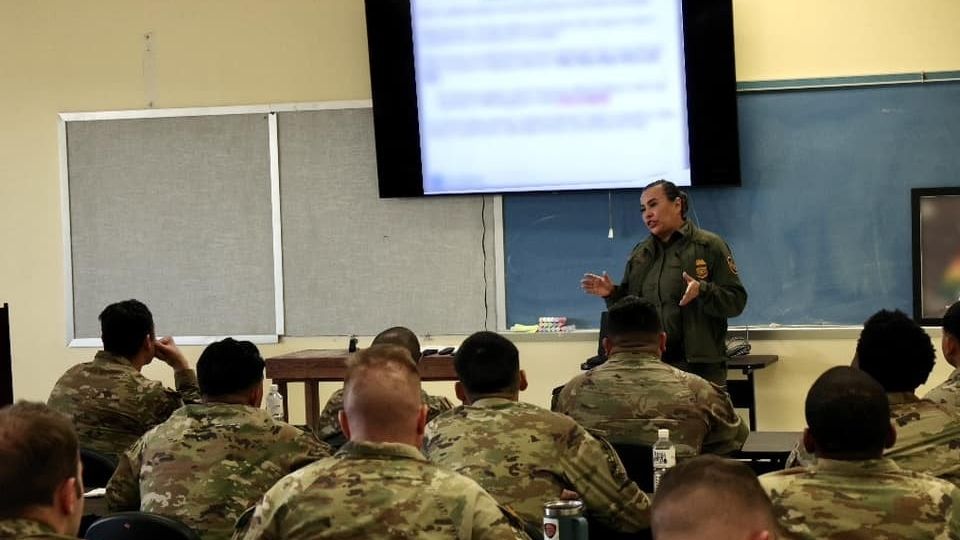 Agentes de la Guardia Nacional arribaron a Laredo.