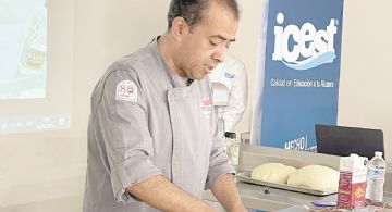 Alumnos del ICEST reciben visita de chef y disfrutan de una Master Class