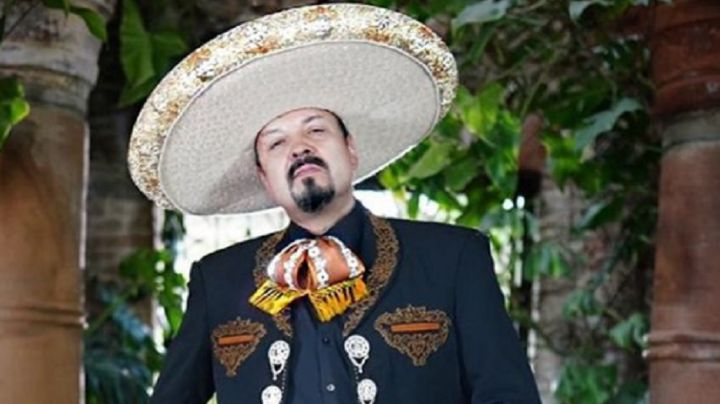 Pepe Aguilar explota contra las personas enfermas en la calle: "Méndigos irresponsables"