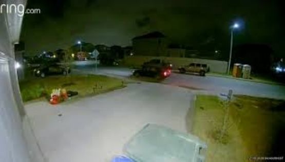 Robo Navideño a casa en Laredo Texas, captado infraganti