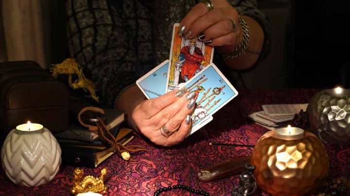 Paga 5 mil dólares a psíquica para quitarle amarre de su ex pareja; no le cumple y la demanda