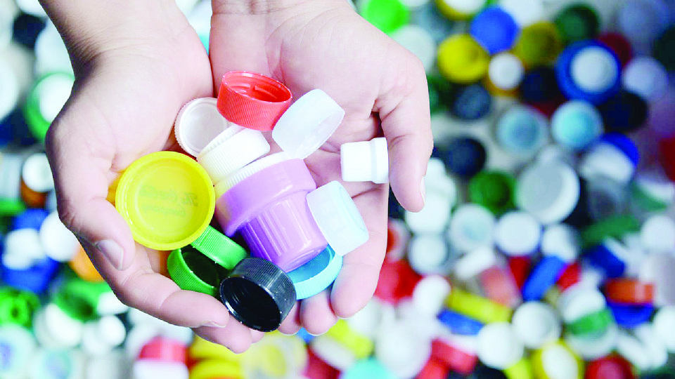 No sólo las tapitas de los refrescos sirven a la campaña de recolección.