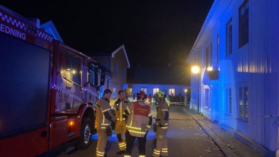 Un hombre armado con flecha y arco deja heridos y muertos, de acuerdo con la Policía.