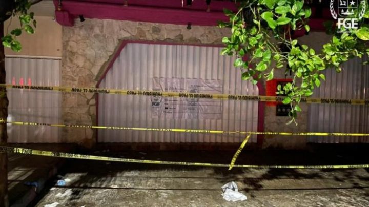 Mueren dos turistas después de un tiroteo en un bar de Tulum.