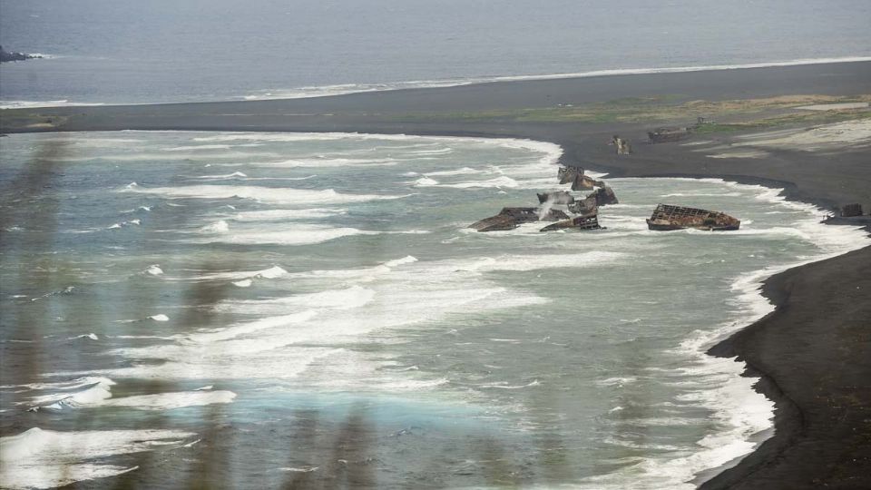 Varios “Barcos Fantasma” surgieron tras la erupción de un volcán submarino en Japón