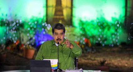 (VIDEO)Nicolás Maduro declara que la navidad comienza desde Octubre en Venezuela; ya puso su arbolito.