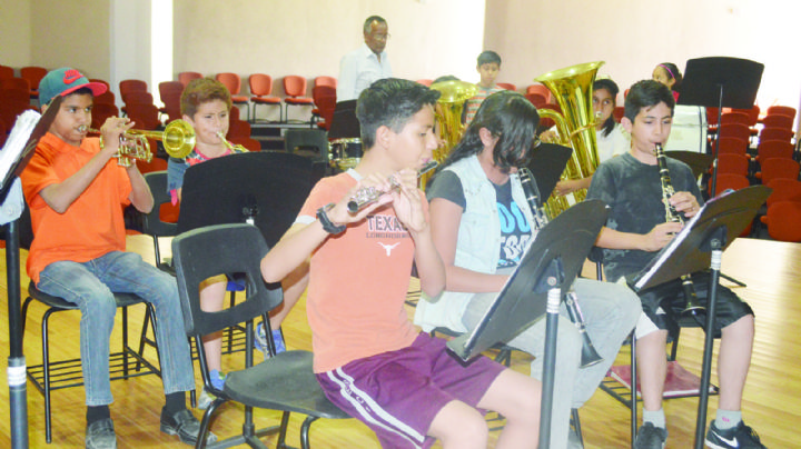 Invitan a inscribirse a escuela de Música del DIF
