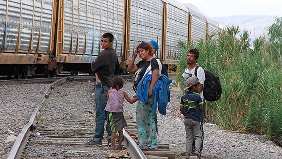 Muchos niños no soportan la travesía al cruzar la frontera