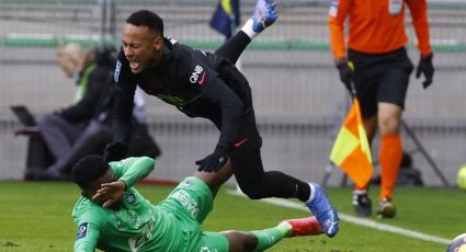 VIDEO: Neymar rompe en llanto tras sufrir fuerte lesión