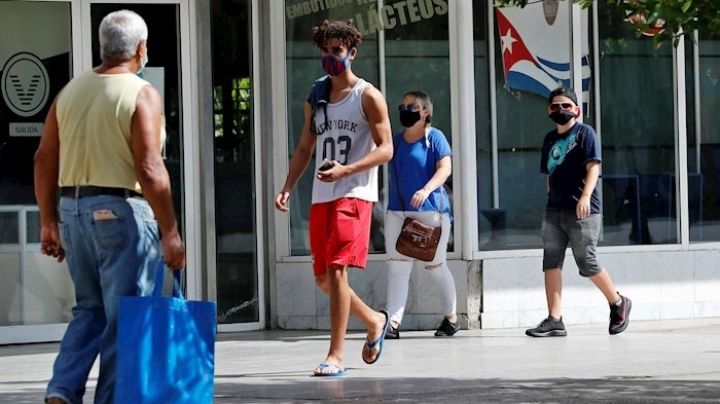 Cuba pone en cuarentena a turistas de países africanos por variante Ómicron