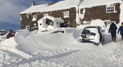 Clientes se quedan tres días atrapados en un bar por tormenta de nieve