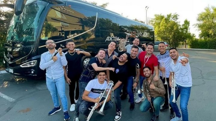 Balean autobús de la banda La Adictiva en el Estado de México