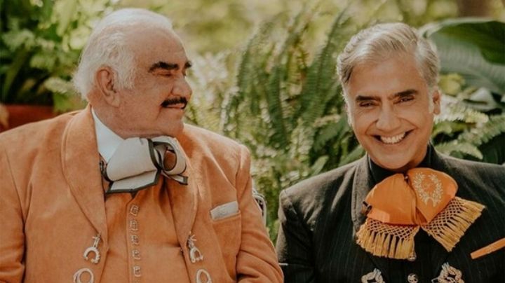 Alejandro dedica emotivo mensaje a Vicente Fernández: “Buen viaje, mi querido viejo”