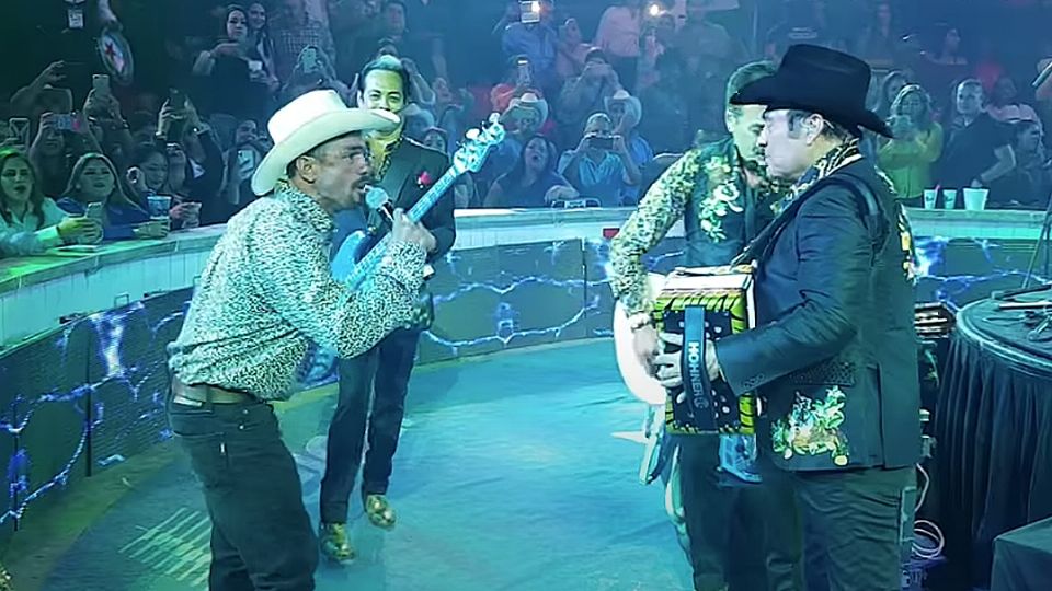 La agrupación invitó al famoso a cantar con ellos