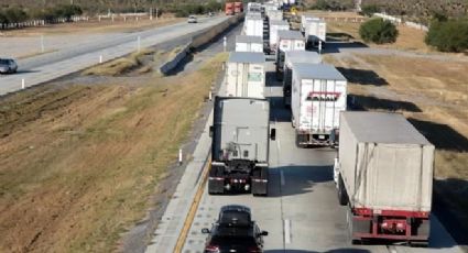 Causan obras filas de 20 kilómetros en Carretera Monterrey- Nuevo Laredo (Video)