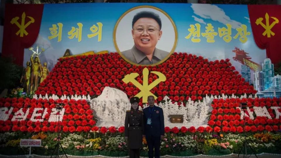 Los ciudadanos celebraron el aniversario en el Palacio del Sol de Kumsusan, en una plaza de Pyongyang