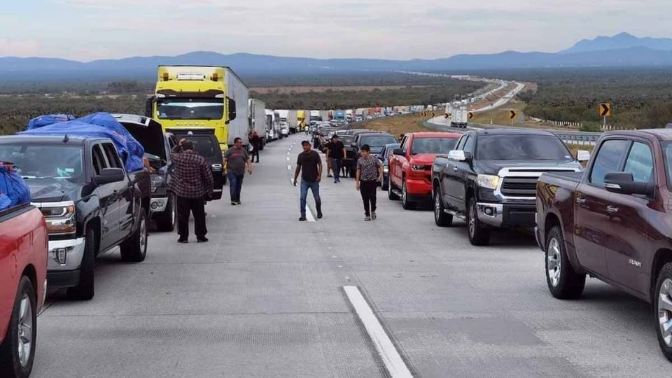 La Cumbre de Mamulique está bloqueada de norte a sur