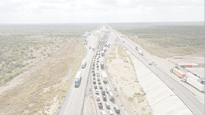 Atora autopista de cuota a paisanos