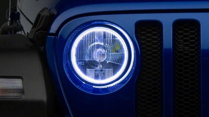 Texas: Alertan por traer 'luces de halo' en los faros del automóvil