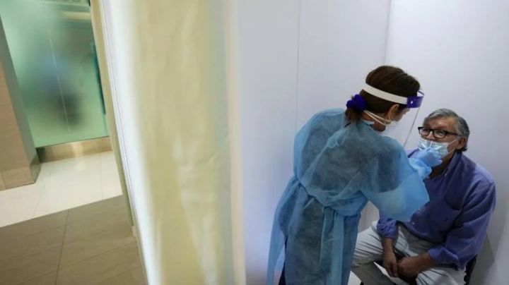 OMS: Contagios mundiales de COVID crecieron 11% en una semana por Ómicron