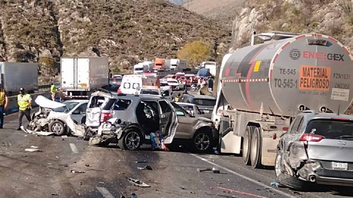 Tráiler sin frenos provoca choque múltiple: 5 FALLECIDOS y 15 heridos en Los Chorros, Coahuila