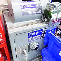 Roban una tienda; se llevan 140 mil