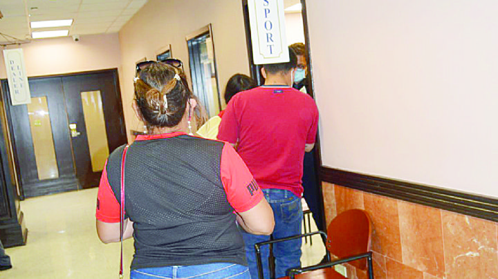 Reanudan trámite para pasaporte americano