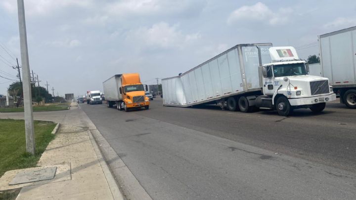Laredo, Texas: Se registra congestionamiento en Camino A Las Minas