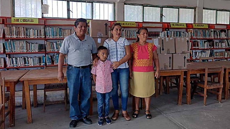 EL pequeño Fausto prefirió comprar libros que usar su premio para sus gastos personales