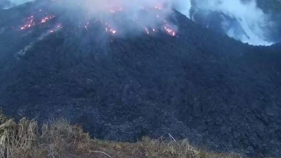 El volcán Sufriere comenzó a generar actividad desde la mañana