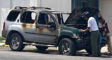 Se incendia camioneta por un corto circuito