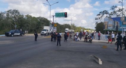 ¡POR FALTA DE LUZ! Habitantes secuestran a trabajadores del servicio