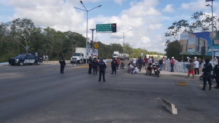 ¡POR FALTA DE LUZ! Habitantes secuestran a trabajadores del servicio