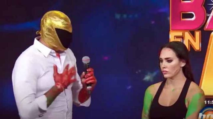 VIDEO: Tinieblas Jr. acosa a Macky Gonzáles en “Hoy” y critican al programa