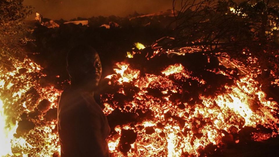 Desde el sábado, el monte Nyiragongo se encuentra en actividad volcánica, arrasando con todo lo que encuentre a su paso.