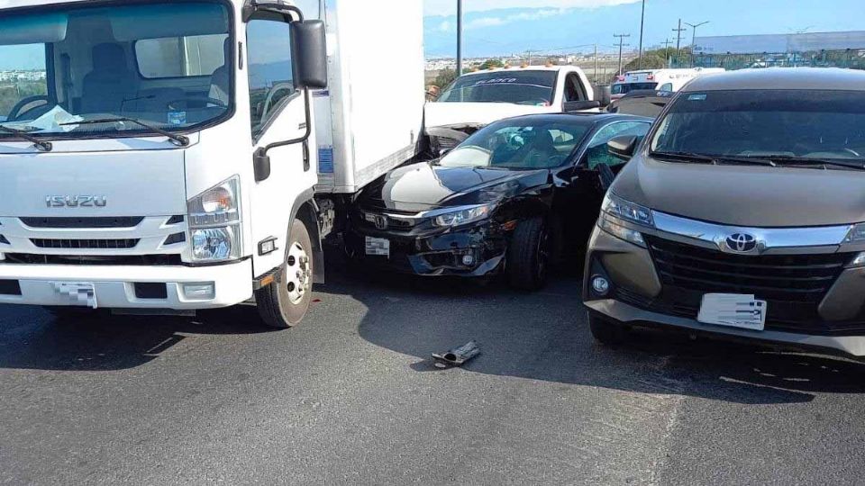 El múltiple choque en Escobeso provocó el cierre de los carriles carreteros