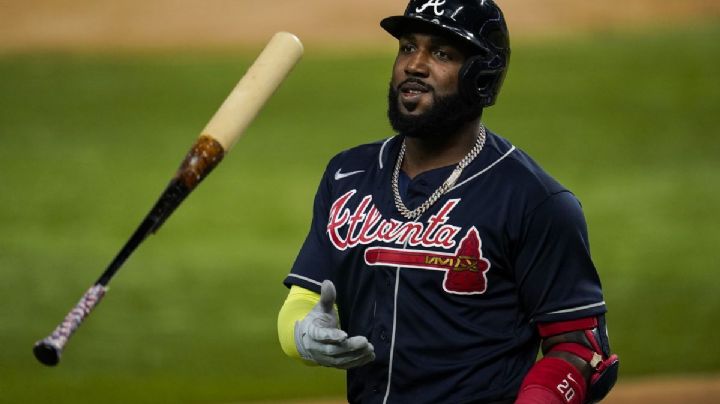 Estrella del béisbol Marcell Ozuna es arrestado por intentar estrangular a su esposa