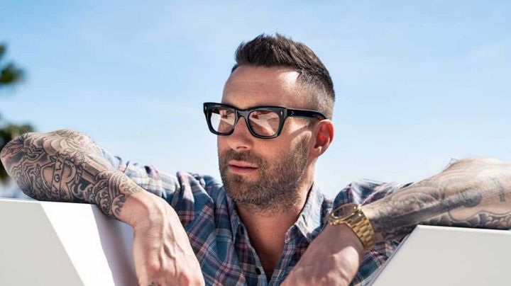 ¡Adam Levine sin camisa! Enciende las redes con su rutina de ejercicio: VIDEO