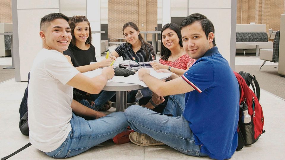 La matrícula de estudiantes en el Colegio de Laredo registró un aumento.