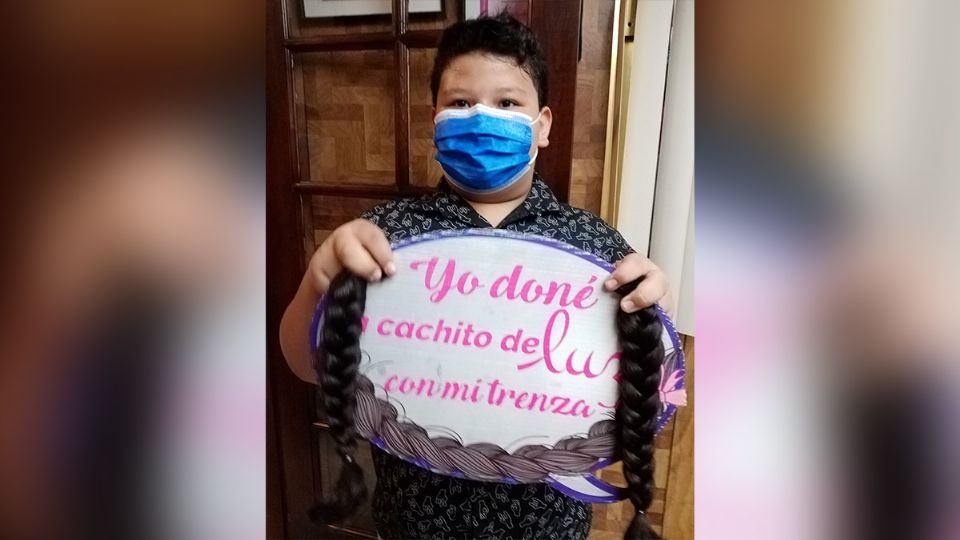 El niño tamaulipeco donó dos trenzas de su cabello a la fundación Un Cachito de Luz A.C.