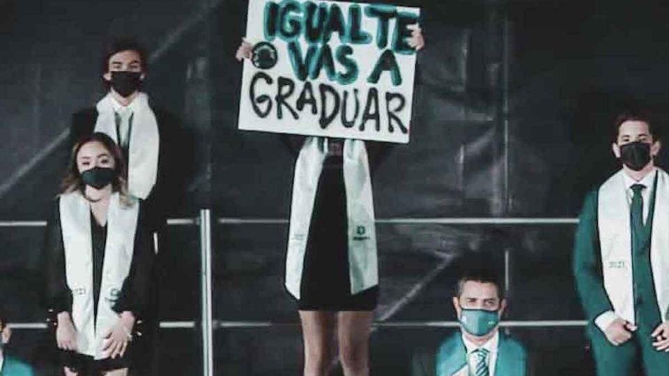 protestan por violencia en graduación.