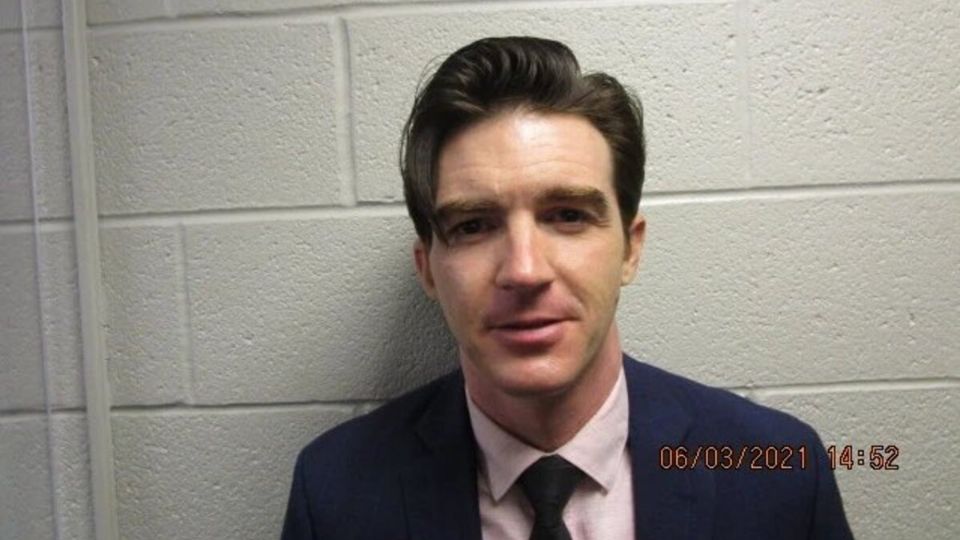 Drake Bell se declaró culpable de mantener conversaciones sexuales con una menor