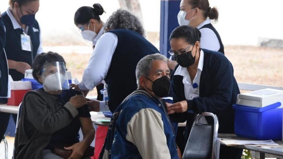 Personas de 50 a 59 deben estar listos para la segunda dosis.