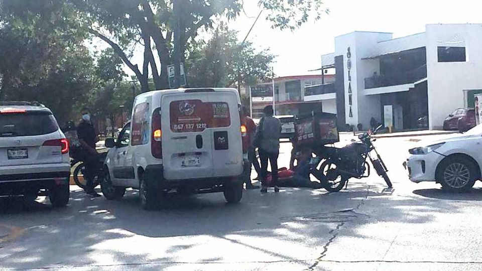 A bordo de su motocicleta el trabajador sufrió el accidente