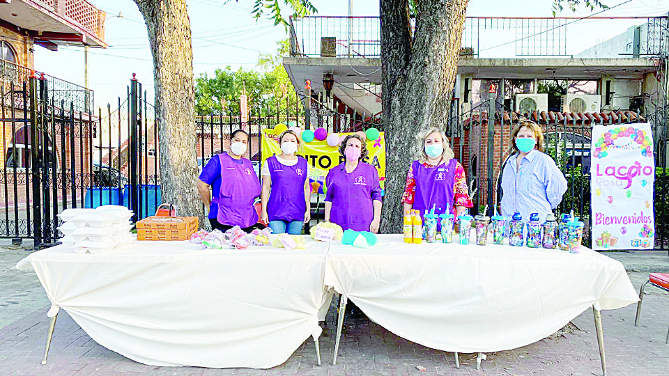 La Asociación Lazo Rosa realizó una caravana para festejar a los pequeños que luchan contra esta terrible enfermedad.