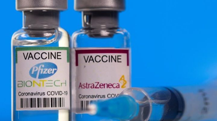 Mezclar una dosis de vacuna covid AstraZeneca y otra de Pfizer es más eficaz