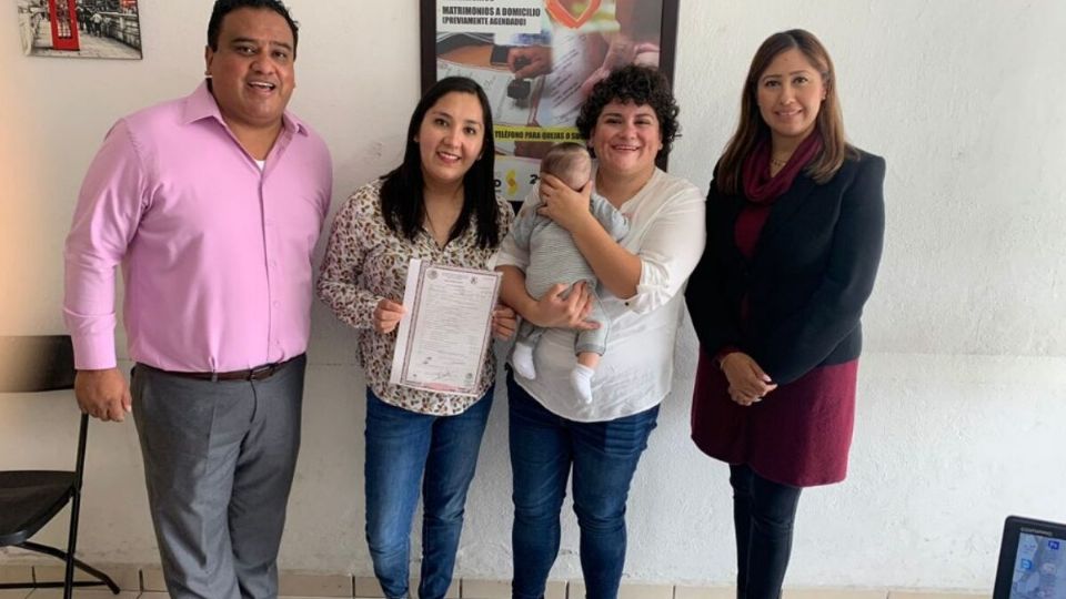 SLP reconoce de manera legal al primer bebé de un matrimonio LGBT+
