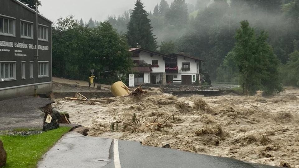 Varias casas han quedado destruidas por las aguas de los ríos y arroyos desbordados.